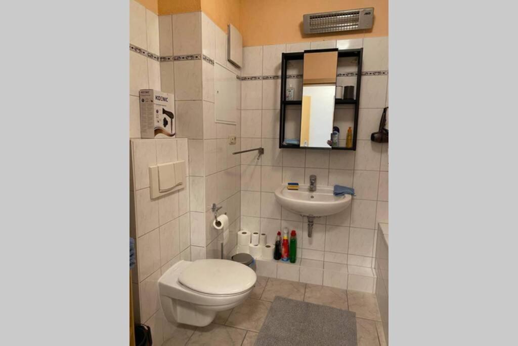 Beste Lage In Rostock: 2-Zimmerwohnung Mit Balkon Im 1.Og エクステリア 写真